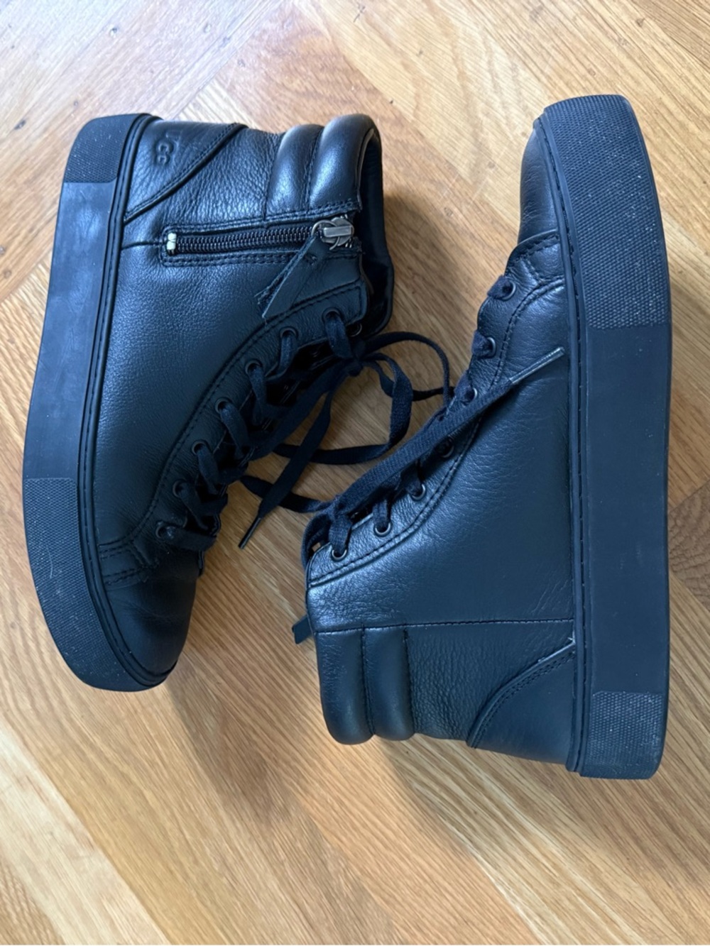 UGG Black leather Olli High Top - Sz 7.5 - Picture 4 of 7